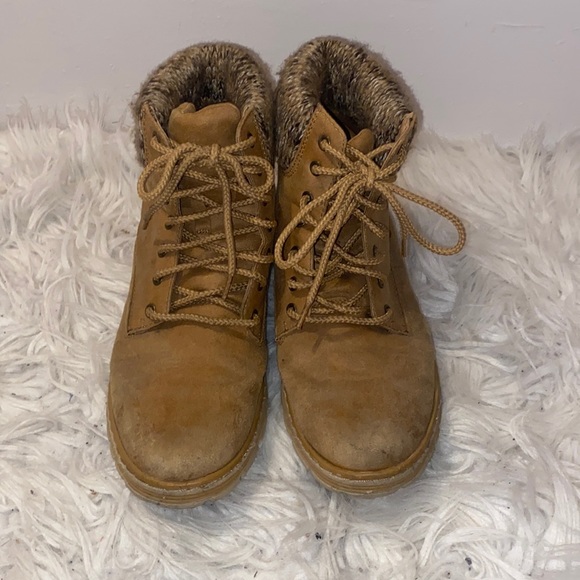 Timberlands - Picture 3 of 6